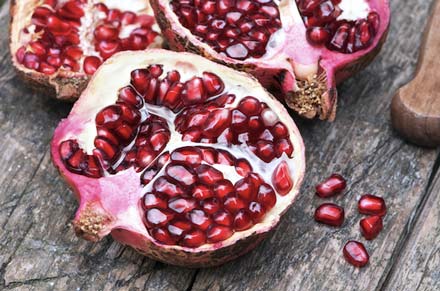 Healing Benefits of Pomegranates 